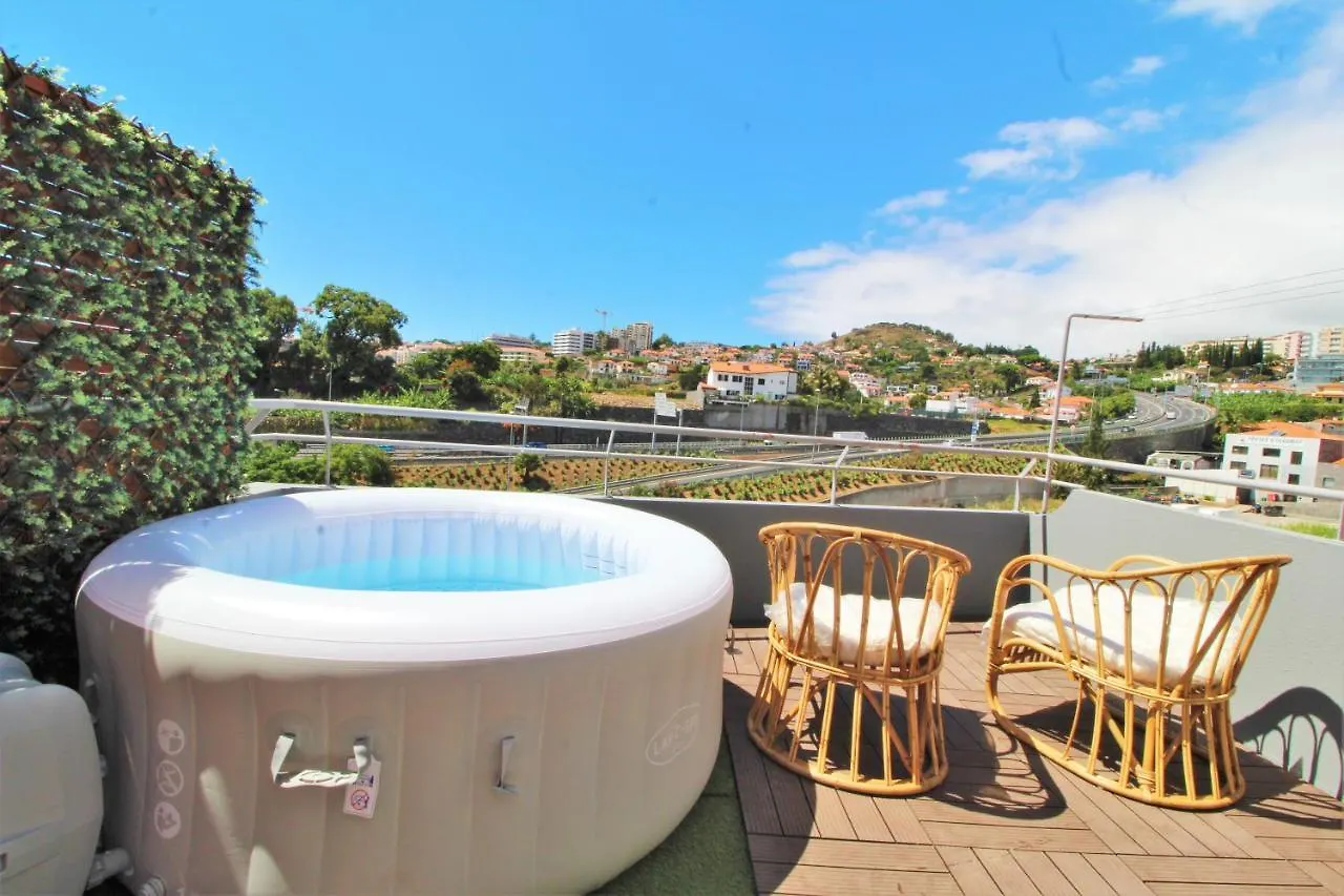 Contatos de Sunny House Few Minutes From City Center
